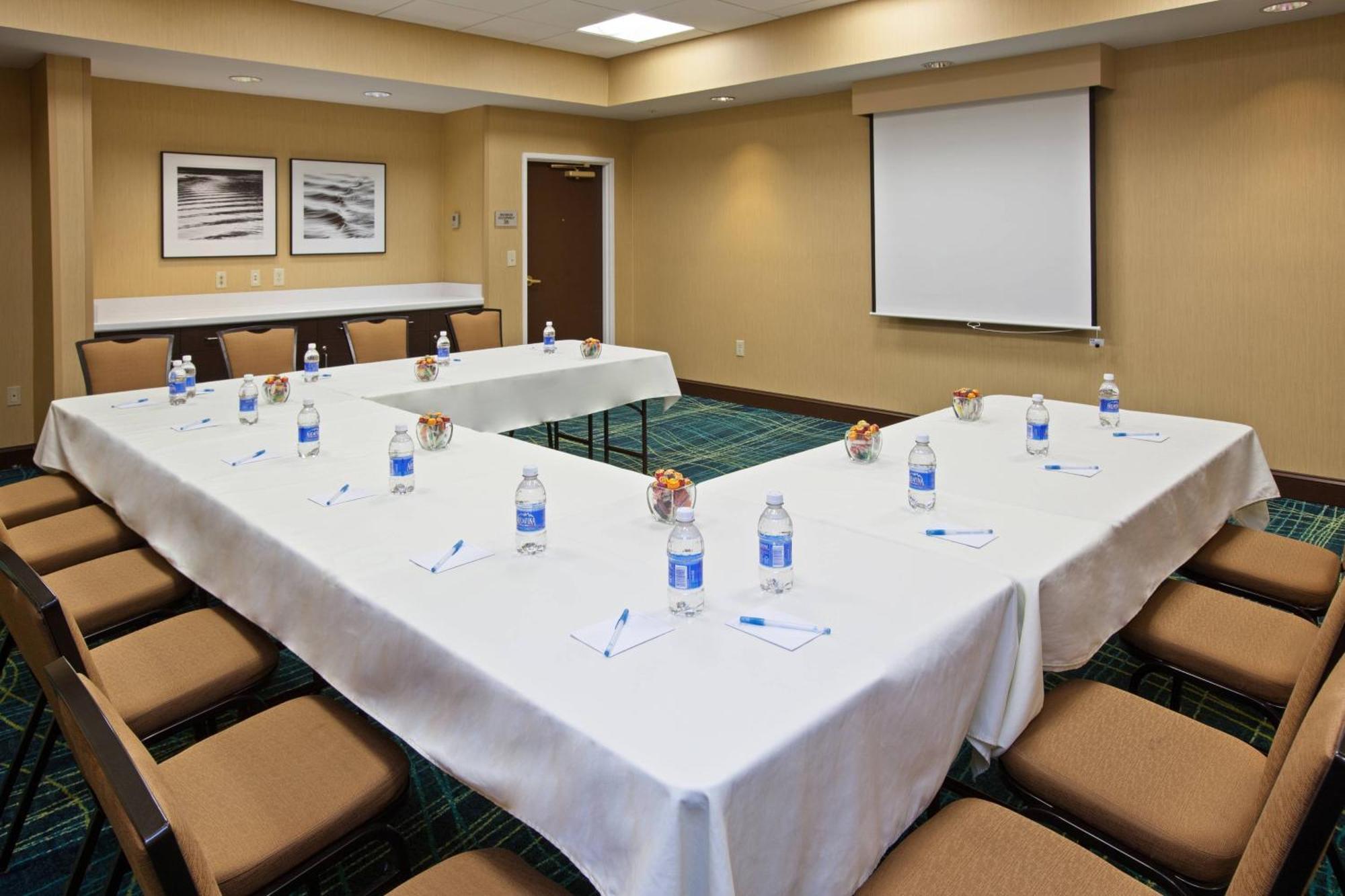 Springhill Hurstbourne/north Hotel 3*